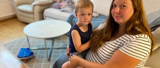 Madelenes son vägde 4,8 kilo – fastnade under förlossningen och höll på att dö: "Har hela tiden känt att det inte gick rätt till"