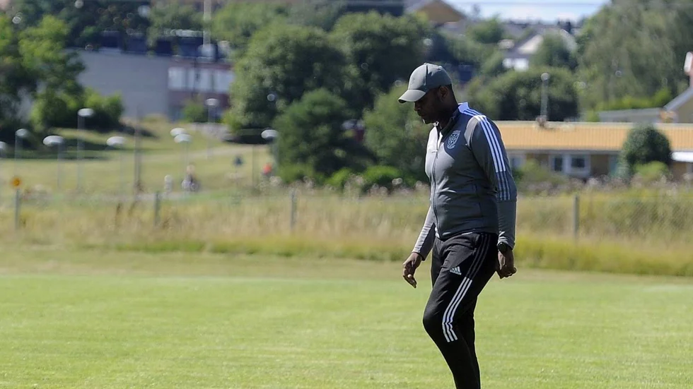 TVSK-tränaren Pascal Simpson fick se sitt lag förlora sin tredje match i rad.