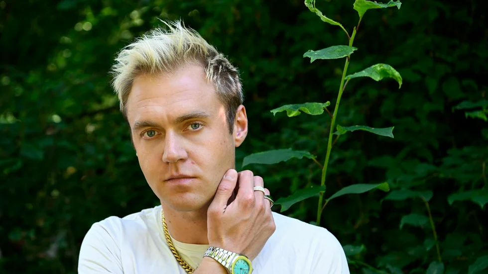 Fredrik Söderholm vill göra upp med sin gränslöshet efter den uppmärksammade podden "Sorry, allt gick åt helvete".