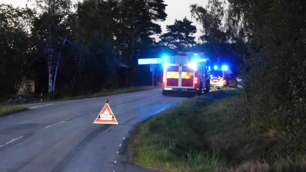 Räddningstjänst, polis och ambulans var på plats vid olyckan.