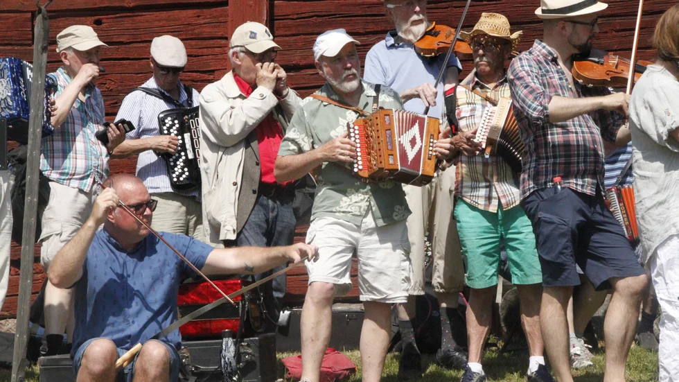 Det var fullt ös i värmen i Kaplansgården under söndagen.