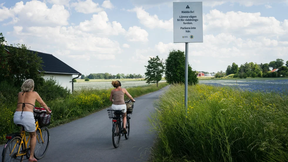 Skyltarna vid badet talade om att man inte får parkera hur som helst.