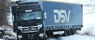 Långtradare blockerade väg utanför Nyköping i flera timmar