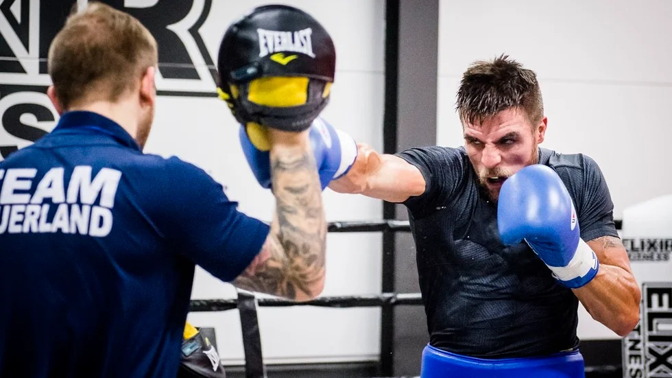 Erik Skoglund har i stort sett kört tio pass i veckan sedan nyår och har redan börjat gå ner i vikt på ett långsamt och planerat sätt...