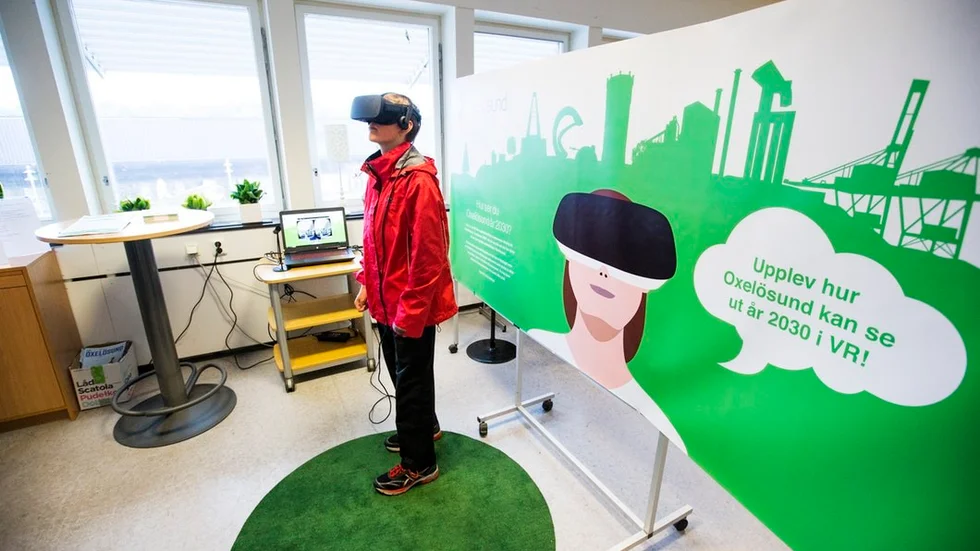 Sven Sjöqvist ger tummen upp till kommunens virtual reality-initiativ.