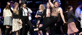 Musikesteternas Cabaret: Livet är en fest – men klockan klämtar