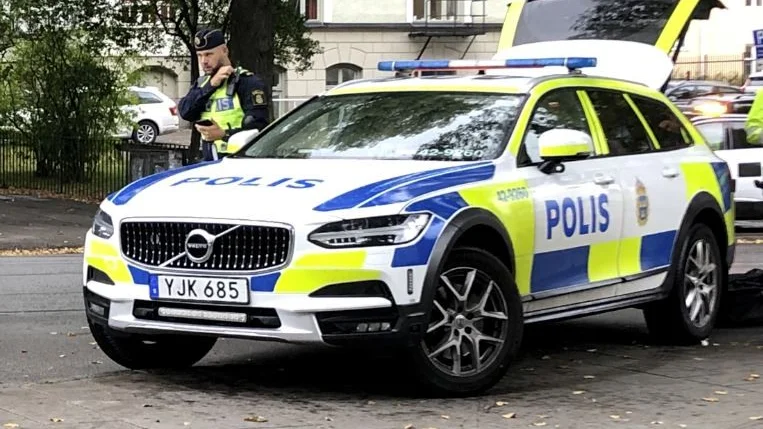 20-åringen greps när han klev av bussen på en mindre ort utanför Norrköping.