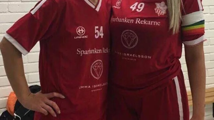 Elina Johansson gjorde fyra mål medan lagkaptenen Evelina Lindholm svarade för två av Strängnäs fullträffar.