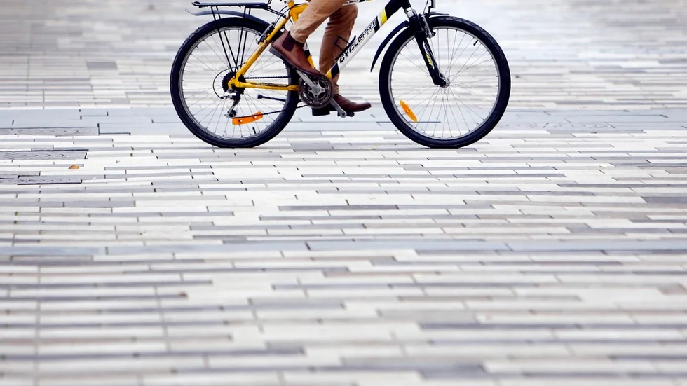 Nu söks frivilliga som kan lära ut trafikregler och hur man cyklar, i en ny studiecirkel.