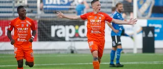 AFC Eskilstunas bragdmatch mot konkurrenten – segrade trots utvisning