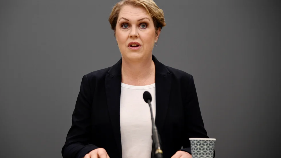Regeringen och socialminister Lena Hallengren (S) ger uppdraget till Socialstyrelsen. Arkivbild.