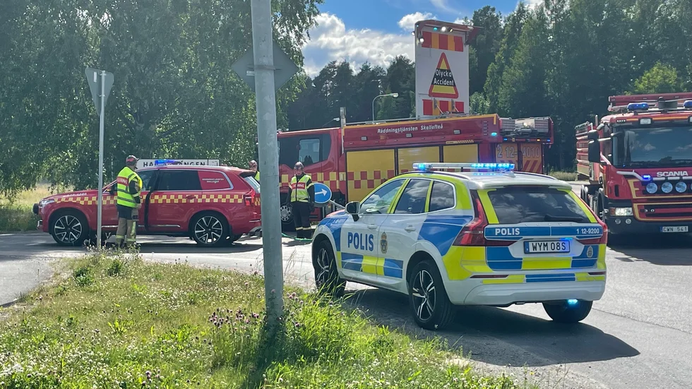 Två personbilar har krockat på Sörböle.