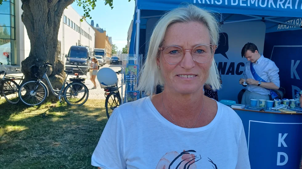Eva-Britt Sjöberg håller inga dörrar stängda. Går det riktigt bra i valet i höst kan det rentav bli en riksdagsplats för henne. 