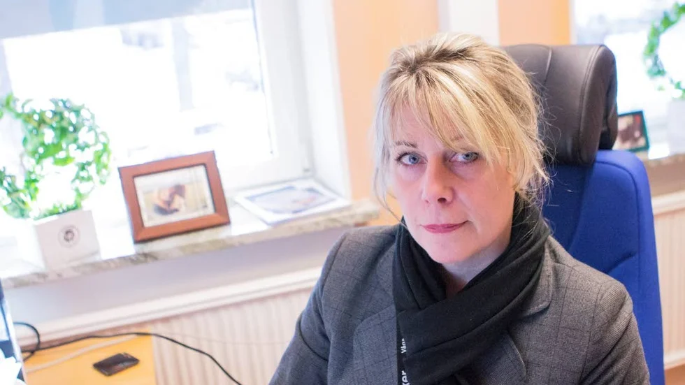 Charlotte Prennfors (M) tror att det finns ett antal personer som är mer eller mindre bofasta i kommunen men är skrivna i andra kommuner med lägre skatt.
