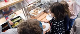Rektorn: Maten räcker på D-skolan