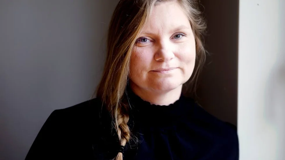 Katarina Pocs, lärare på Djurgårdsskolan, berättar att arbetet med hbtq-frågor utgår ifrån läroplanen. "Ingen ska utsättas för diskriminering i skolan", säger hon.