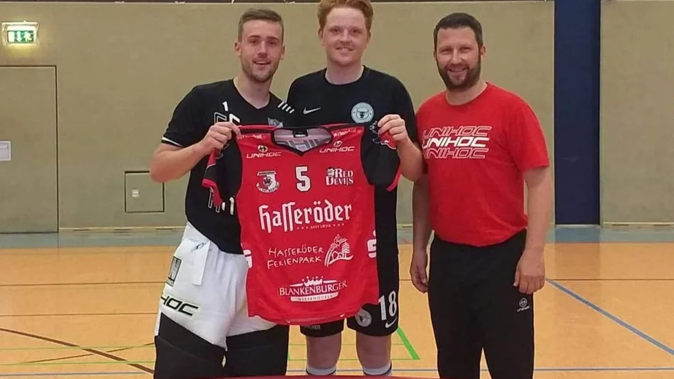 Linus Nilsson (till vänster) och Philip Andersson (mitten) byter division 2-spel i Sverige till tyska Bundesliga.