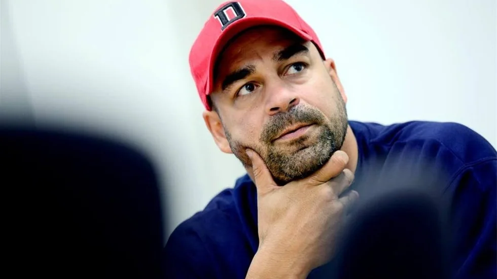 IS I MAGEN. Det är precis vad Jens Tillman tänker ha. Northland Basket letar efter en stor spelare som verkligen kan komma in och bidra.
