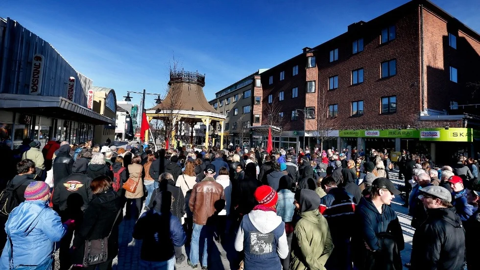 Demonstration vid Gula paviljongen mot rasism
