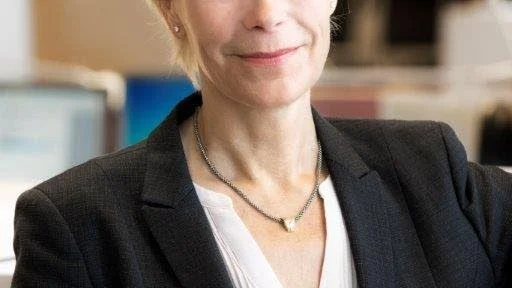 Ny VD för statliga Svensk Exportkredit. Hon har rötterna i Norrbotten SEK:s nya verkställande direktör Catrin Fransson. Född i Snesudden mellan Kåbdalis och Harads. Hon kommer närmast från Swedbankkoncernen.