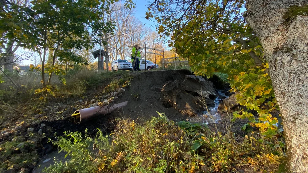 Under tisdagen inleddes utredningsarbetet efter skredet vid Vagnhärads våtmark nedanför Trosa lands kyrka. 