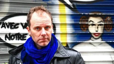 FRÄMST INOM SITT GEBIT. John Ajvide Lindqvist drar och tänjer i myterna, anpassar dem till sina egna berättelser i stället för att som vanligt är göra tvärtom. Foto: MIA AJVIDE