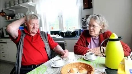OROLIGA. Tidigare var Sten-Göran och Marianne Berg trygga i sitt hem, men efter att tjuvarna bröt sig in i lördags har den tryggheten försvunnit. Nu råder en oro för att det ska hända igen. Förhoppningen de har är att tjuvarna snabbt åker fast så att inte fler drabbas.