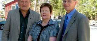 Rasar mot regeringsförslag