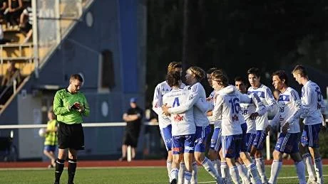 PÅ VÄG UPP. IFK Luleå kan bli klart för division I i dag - med en omgång kvar att spela av årets säsong.