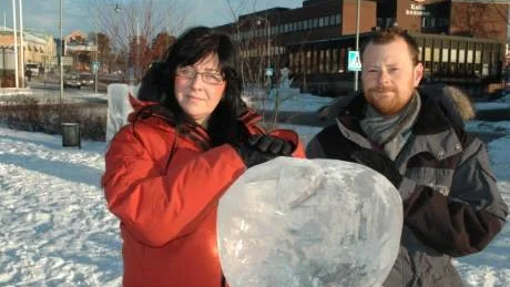 HOPPFULLA. Åsa Morin och Mikael Nissén hyser goda förhoppningar om att problemen i Töre går att lösa.  Foto: Britt-Louise Spets