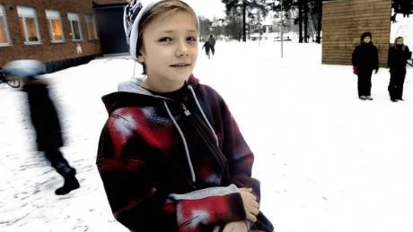 COOL KID. Av totalt 8.000 intresserade vilda ungar blev Isac Grape en av de utvalda att deltaga. Hur det gick? Nä det avslöjar han inte. Nästa vecka den 17 januari startar  sändningarna av serien som är i 14 avsnitt. Av de två lagen får vinnarna en resa till Afrika.