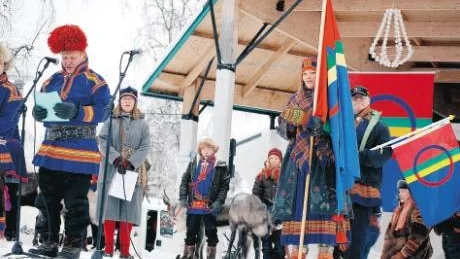 firades. Nationaldagen firades med en manifestation i parken där det förekom både tal och jojk.