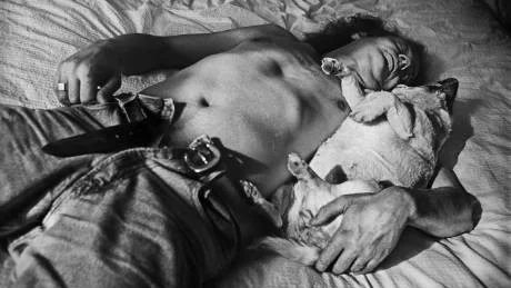 HEM. Till utställningen "From back home" har Anders Petersen återvänt till sin uppväxts hembygd Värmland. Tillsammans med kollegan och vännen JH Engström ställer han ut resultatet på Värmlands museum i Karlstad.