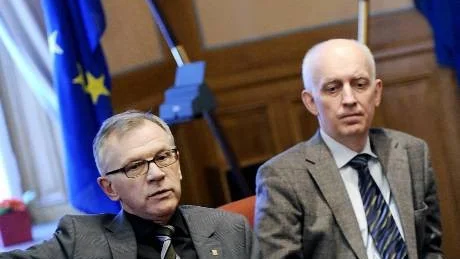 Kraftsamling. Kommunalråd Karl Petersen och LKABs VD Ola Johnsson deltog vid gårdagens överläggningar hos länsstyrelsen. Där samlades 35 företrädare från företag, fack, kommuner, Arbetsförmedling, Luleå universitet och ytterligare parter. Foto: LINDA WIKSTRÖM