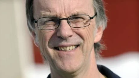 BJUDER IN STORFÖRETAG. "Landstinget bjuder in storföretag till länets större städer om man väljer att lista patienter på vårdcentral i stället för läkare", säger läkarföreningens Robert Svartholm.