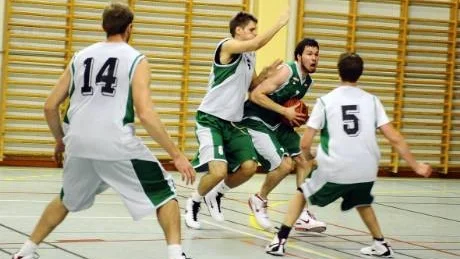 värvning 2. Finländaren Vesa Mäkeläinen har också anlänt till sitt nya lag och tränade med Plannja under gårdagen. Foto: Josefin Wiklund