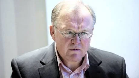 KOMMUNSAMMANSLAGNING. "En diskussion om ett frivilligt samgående mellan kommunerna borde inledas. Det sämsta som kan hända är att kommunerna blir så svaga att de inte kan klara sina uppgifter", säger förre statsminister Göran Persson, idag ordförande för Sveaskog.