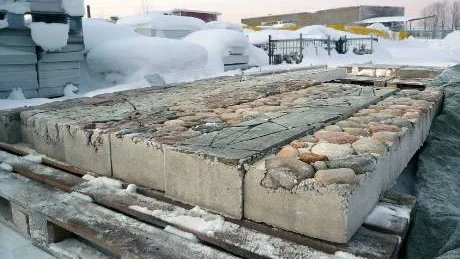 STENMODULER. Exempel på stensatta moduler som skulle kunna  produceras på Seskarö. "Det fungerar med olika stensorter, varför inte natursten från Seskarö" säger Johan Forsman.