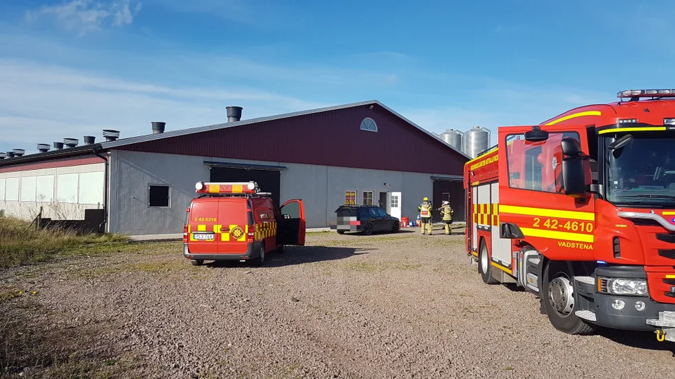 Räddningstjänsten på plats vid hönsstallet i Mjölby.