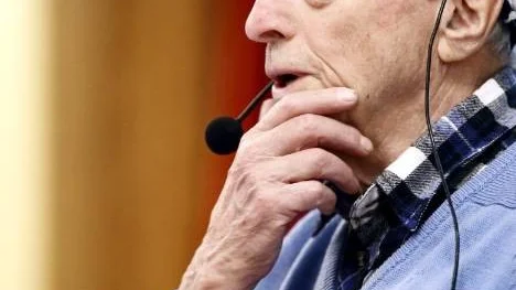 Benny Grünfeld blev dödsdömd tre gånger under sin tid i Auschwitz. "Jag lurade döden", säger han.