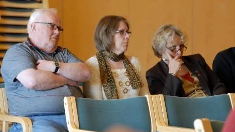 Bland politikerna som fick sätta sig på åhörarbänken fanns socialdemokraterna Bo Åberg, Pernilla Lestander och Britta Flinkfeldt Jansson.