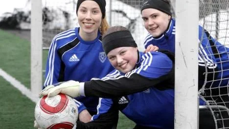 Ellen Fors, Annsofie Joansson och Hannah Carlsson - tre förstärkningar i Öjeby IF som siktar på toppen i division 3 den här säsongen.