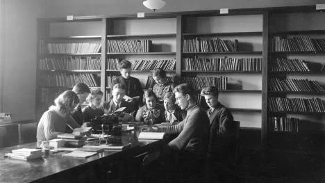 Studiecirkel i Grimslövs folkhögskolas bibliotek 1938.