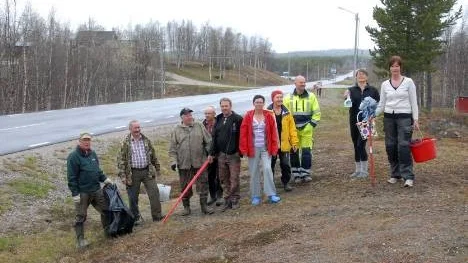 Den byakraft som kommunalrådet Britta Flinkfeldt Jansson önskar fanns i Arjeplogs samhälle finns verkligen i byarna. I Jutis syntes den på nationaldagen i form av städpatruller. De flesta av byns innevånare var sysselsatta med ideellt arbete i form av städning av och omkring byastugan.I byn Jutis finns det byakraft, det visar Stig Caullvine, Sölve Westerlund, Kent Marklund, Birger Westerlund, Ulf Westerlund, Frid Westerlund, Lotten Mörtell, Jan Westerlund, Inga Caullvine och Yvonne Marklund.