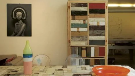 Den holländske formgivaren Piet Hein Eek utgår ofta från återanvänt material i sin design.