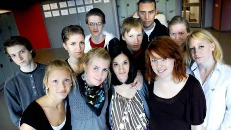 OVANLIG KLASS. Inom kort är det dags för studenten för eleverna i NV3C. Till hösten planerar många av dem att plugga vidare, endast några ska ut och resa.