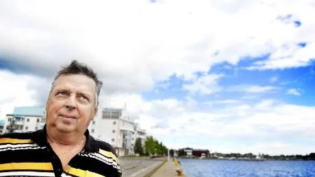 BORDE KOMPROMISSA. "Nog borde vi kunna hitta en kompromiss när det gäller obs-platserna - om inte så röstar jag mot s-ledningen", säger socialdemokraten Gunder Hietala.Foto: Petra Isaksson