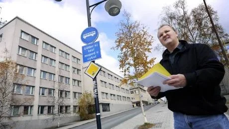 OKLART."Många kör här för att det inte finns någon förbudsskylt innan man svänger in på bussgatan. Skyltningen måste förbättras", säger Stefan Texvall.