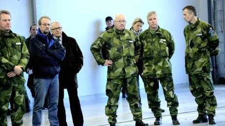 EN STADIG GARNISON. Jan Mörtberg, chef för Bodens garnison, står bredbent och stadigt. Samma gäller garnisonen, inte minst genom nya motorområdet som befäster Norrbotten som betydelsefullt område för Försvaret.