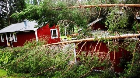 I STORMENS ÖGA. Nybyn, i Altersbruk, drabbades hårdast av ovädret.